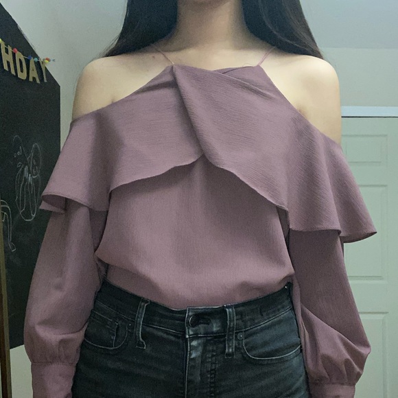 Tops - Off the shoulder flowy top